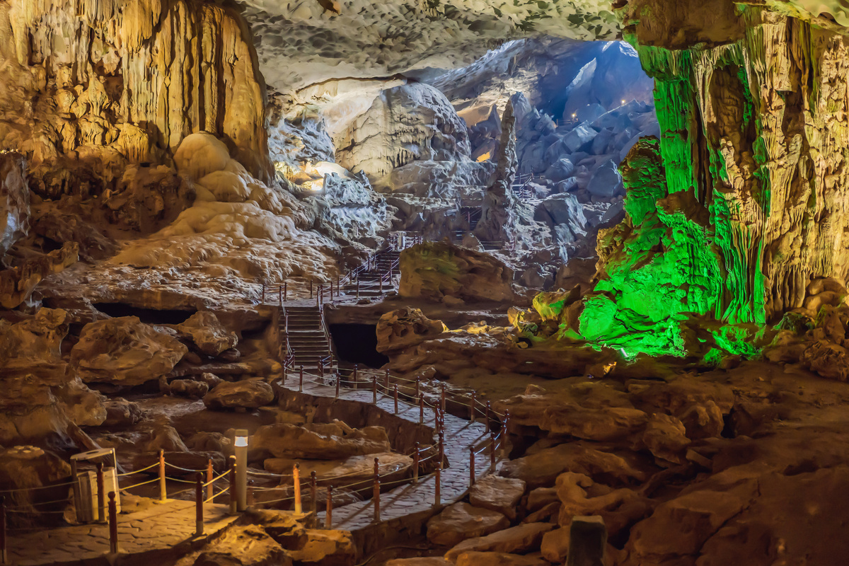 Hang Sung Sot Grotto Cave of Surprises, Halong Bay, Vietnam